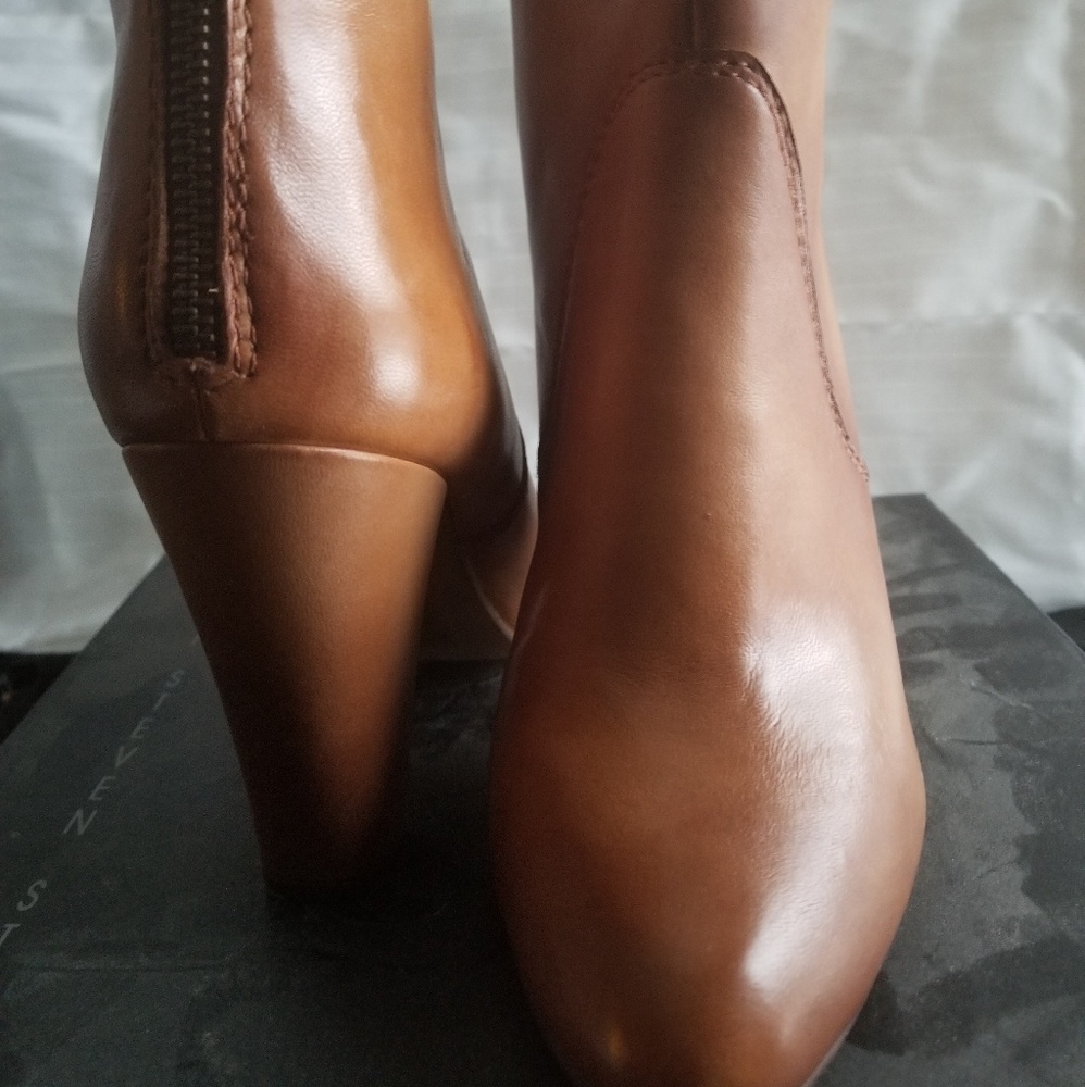 Ankle boots